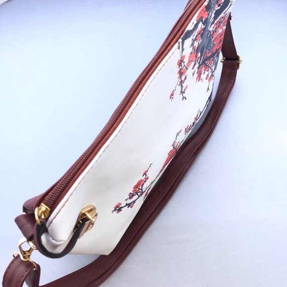 🆕 White/Maroon Crossbody w/Matching Coin  Bag - Picture 4 of 7